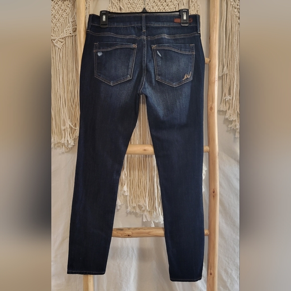 Express - Picture 3 of 7